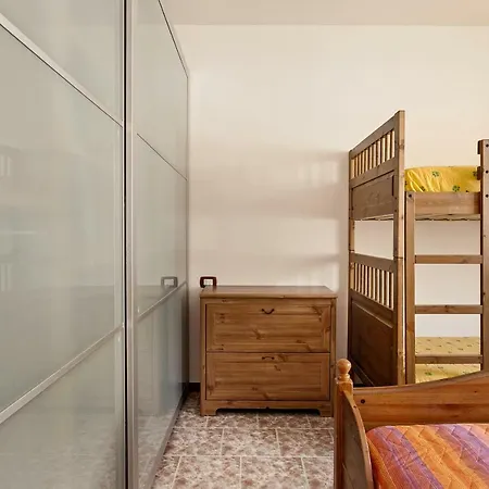 Sweet Lemna Apartment